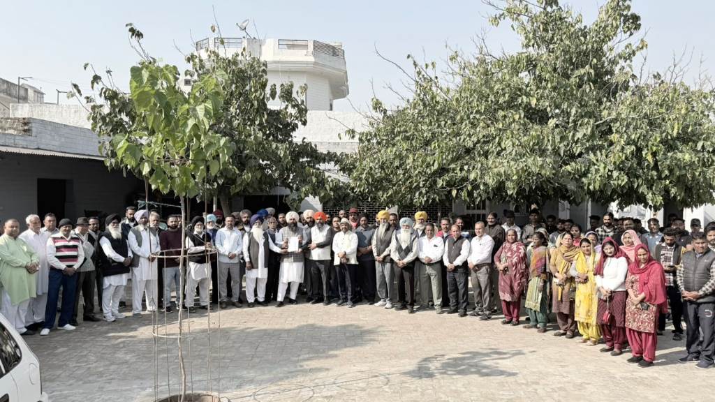 ਗੜ੍ਹਸ਼ੰਕਰ ਨੂੰ ਜ਼ਿਲ੍ਹਾ ਨਵਾਂਸ਼ਹਿਰ ਨਾਲ ਜੋੜਨ ਲਈ ਵੱਡੀ ਗਿਣਤੀ ਵਿੱਚ ਪੰਚਾਇਤਾਂ ਇਕੱਠੀਆਂ  ਡਿਪਟੀ ਸਪੀਕਰ ਰੌੜੀ ਨੂੰ ਸੌਂਪਿਆ ਮੰਗ ਪੱਤਰ